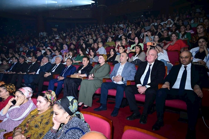 Türkmənistanda Azərbaycan Mədəniyyəti Günləri möhtəşəm konsertlə başa çatdı — FOTOLAR Türkmənistanda Azərbaycan Mədəniyyəti Günləri möhtəşəm konsertlə başa çatdı — FOTOLAR