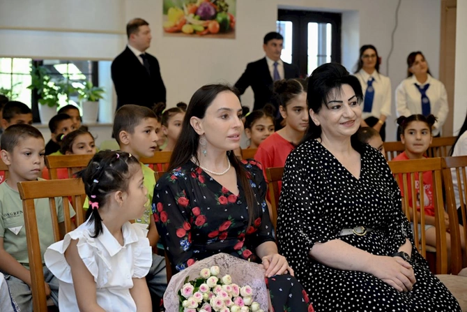 Leyla Əliyeva Şəkidə Uşaq evi sosial xidmət müəssisəsinin sakinləri ilə görüşüb — FOTOLAR Leyla Əliyeva Şəkidə Uşaq evi sosial xidmət müəssisəsinin sakinləri ilə görüşüb — FOTOLAR