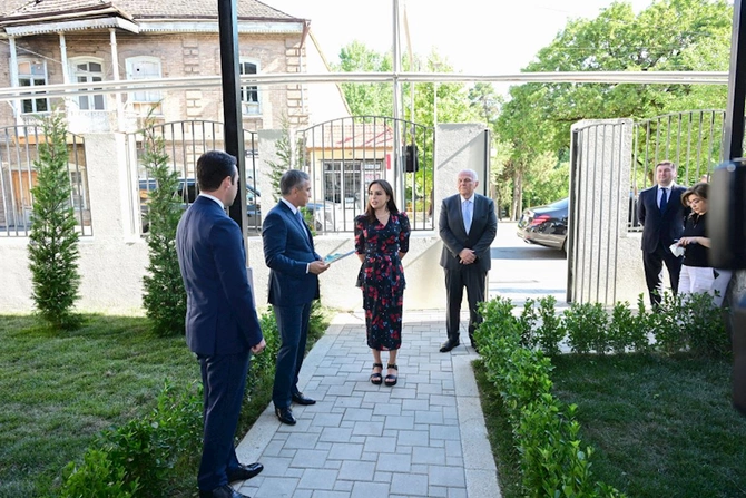 Leyla Əliyeva Şəki Şəhər İncəsənət Məktəbində — FOTOLAR Leyla Əliyeva Şəki Şəhər İncəsənət Məktəbində — FOTOLAR