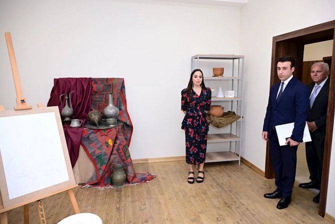 Leyla Əliyeva Şəki Şəhər İncəsənət Məktəbində — FOTOLAR Leyla Əliyeva Şəki Şəhər İncəsənət Məktəbində — FOTOLAR
