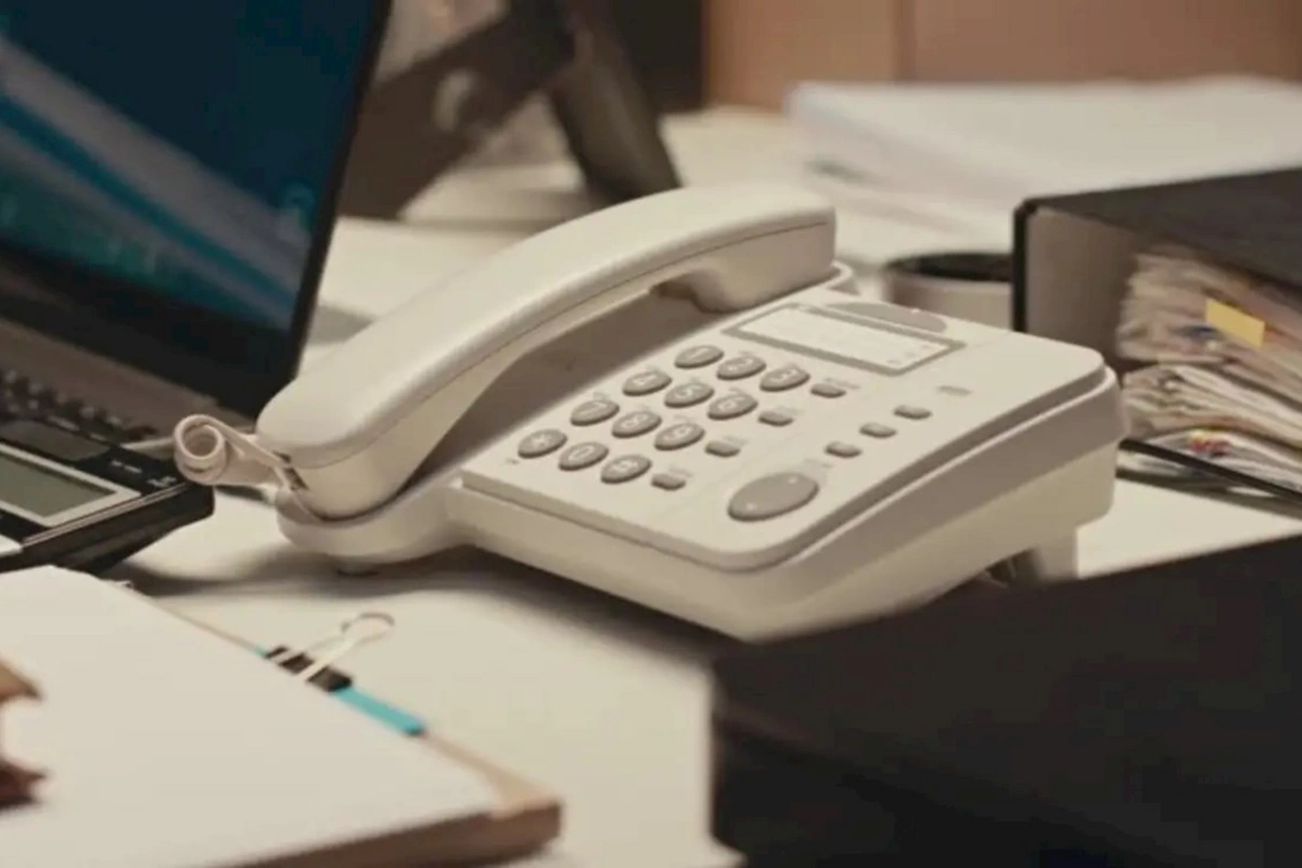 Onlar ev telefonunu tamamilə ləğv etdi