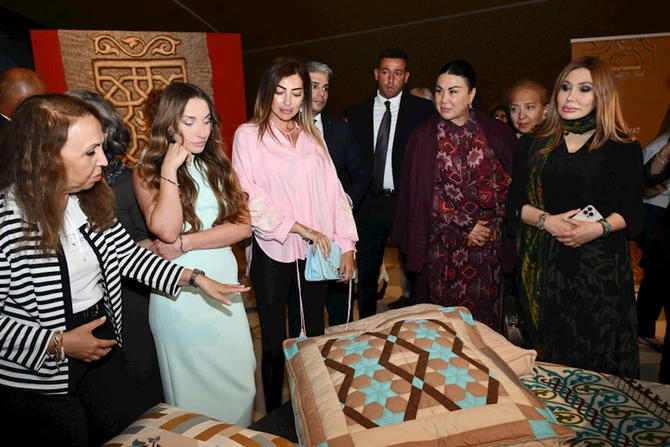 Alyona Əliyeva “Bir mədəniyyət xəzinəsi: Divanü lüğat-it-türk” — FOTOLAR Alyona Əliyeva “Bir mədəniyyət xəzinəsi: Divanü lüğat-it-türk” — FOTOLAR