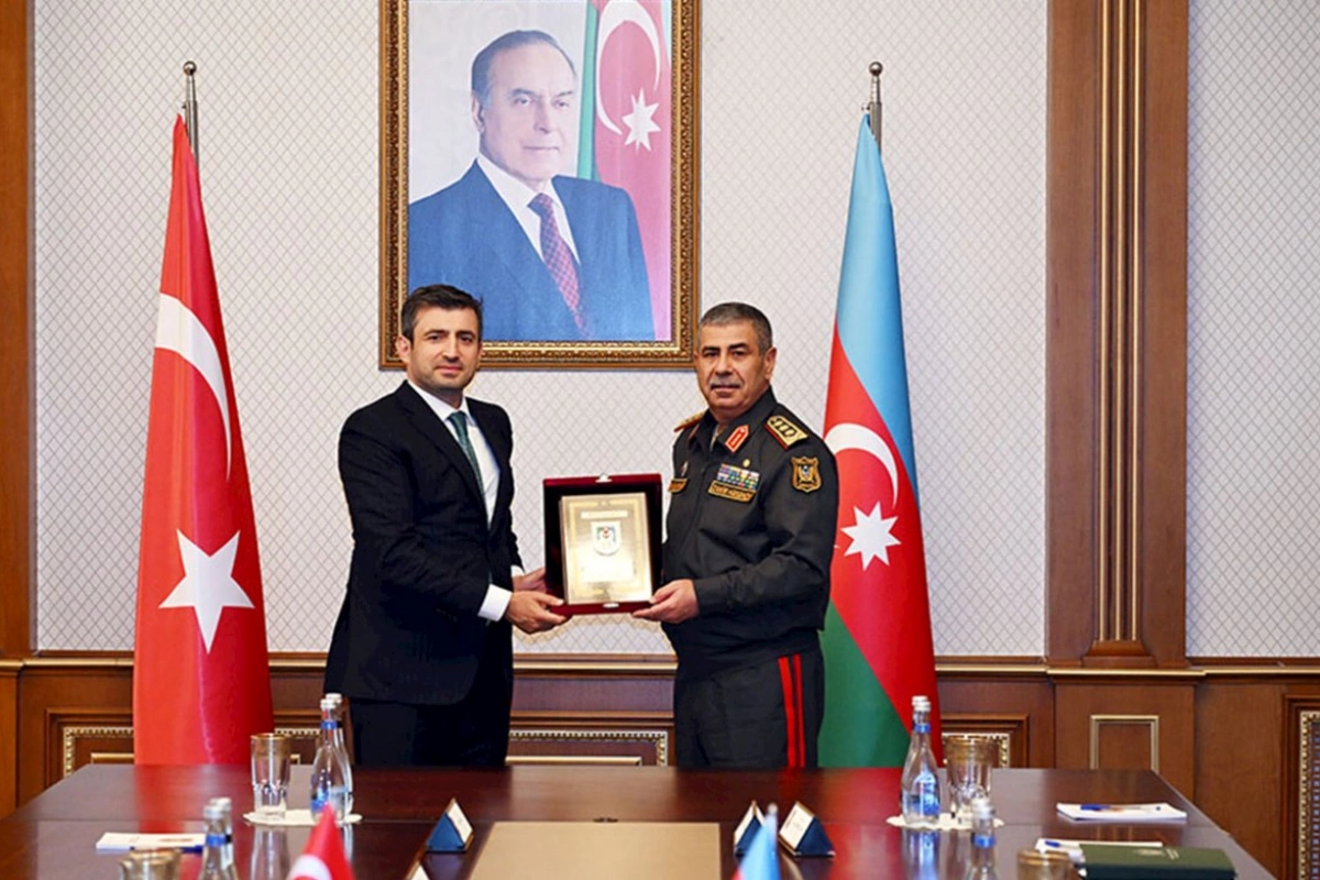Zakir Həsənov Selçuk Bayraktarla görüşdü — FOTO