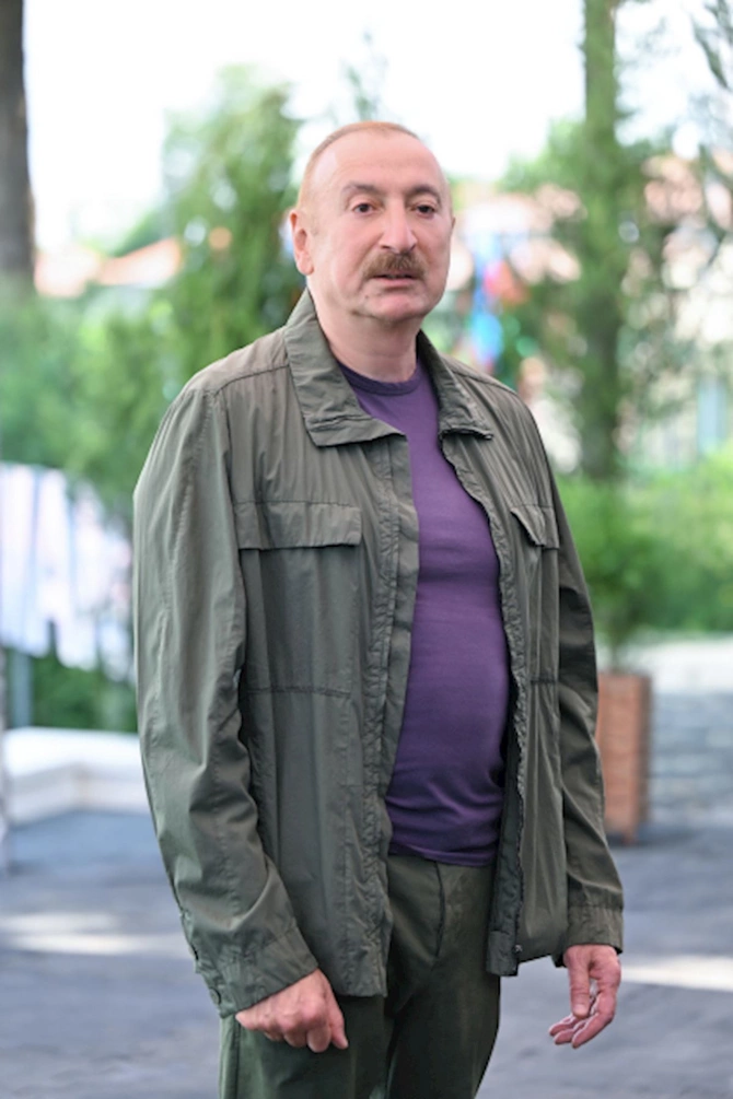 Prezident Xocavəndin Quzeyxırman kəndində olub — FOTOLAR Prezident Xocavəndin Quzeyxırman kəndində olub — FOTOLAR
