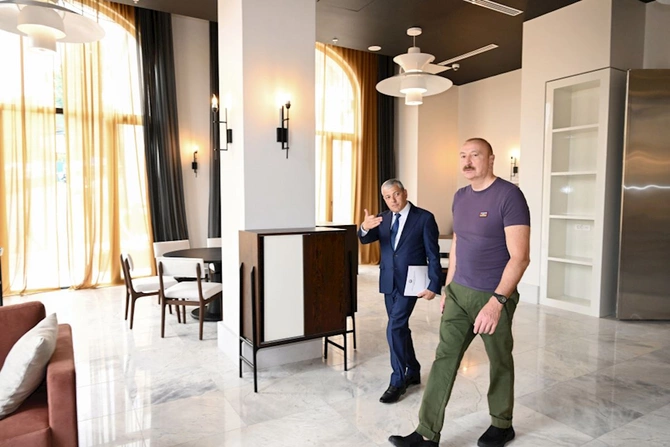Şuşanın Qarabağ küçəsində dövlət-özəl tərəfdaşlığı çərçivəsində həyata keçirilmiş işlərlə tanışlıq — FOTOLAR Şuşanın Qarabağ küçəsində dövlət-özəl tərəfdaşlığı çərçivəsində həyata keçirilmiş işlərlə tanışlıq — FOTOLAR