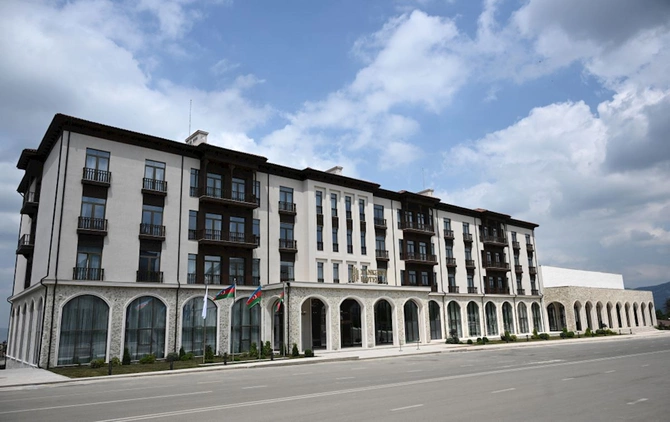 İlham Əliyev Xankəndi hotelinin açılışında — FOTOLAR İlham Əliyev Xankəndi hotelinin açılışında — FOTOLAR