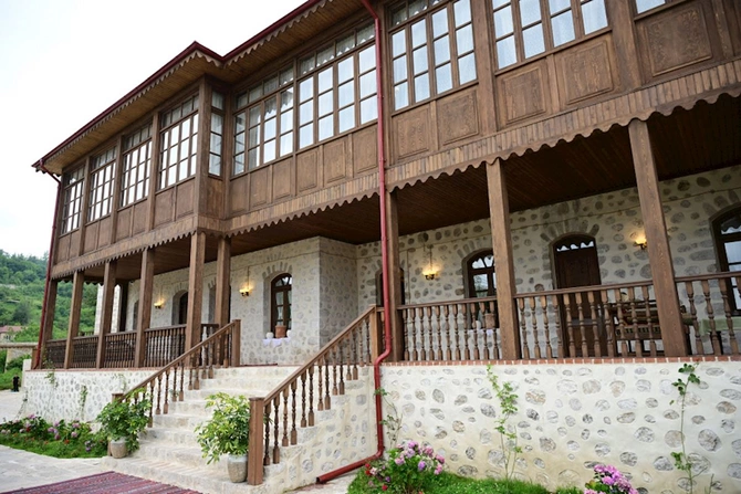Prezident “Yasəmən” hotelinin yeni korpusları ilə tanış olub — FOTOLAR