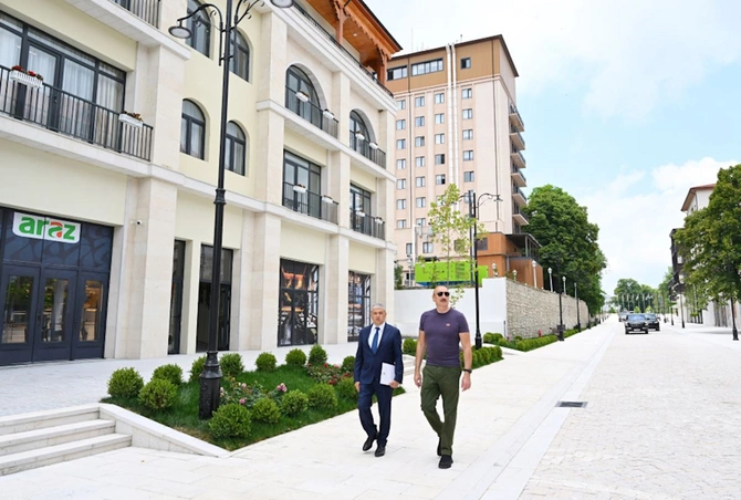Şuşanın Qarabağ küçəsində dövlət-özəl tərəfdaşlığı çərçivəsində həyata keçirilmiş işlərlə tanışlıq — FOTOLAR Şuşanın Qarabağ küçəsində dövlət-özəl tərəfdaşlığı çərçivəsində həyata keçirilmiş işlərlə tanışlıq — FOTOLAR