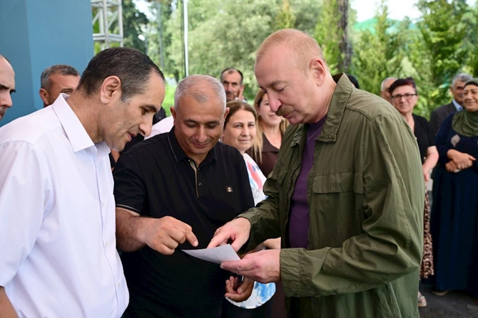 Prezident Xocavəndin Quzeyxırman kəndində olub — FOTOLAR Prezident Xocavəndin Quzeyxırman kəndində olub — FOTOLAR
