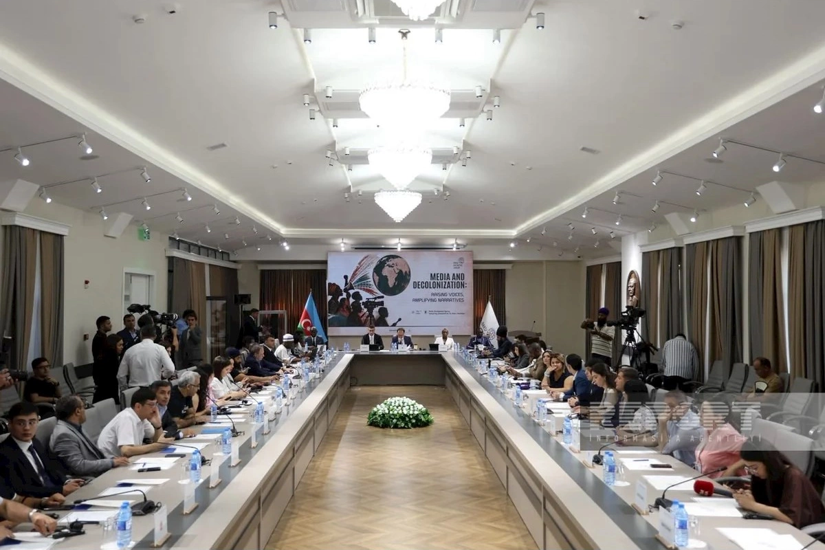 Bakıda Media və dekolonizasiya konfransının ilk sessiyası keçirilib