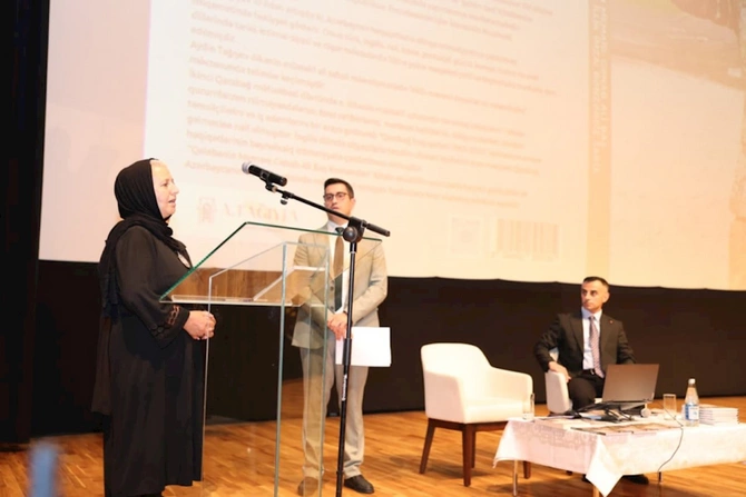 Yazıçı-publisist Aydın Tağıyevin kitabının təqdimatı olub — FOTOLAR Yazıçı-publisist Aydın Tağıyevin kitabının təqdimatı olub — FOTOLAR