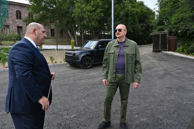 Prezident Xocavəndin Quzeyxırman kəndində olub — FOTOLAR Prezident Xocavəndin Quzeyxırman kəndində olub — FOTOLAR
