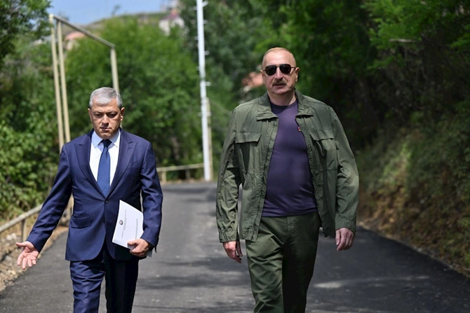 Prezident Şuşanın Kiçik Qaladərəsi kəndində sakinlərlə görüşüb — FOTOLAR