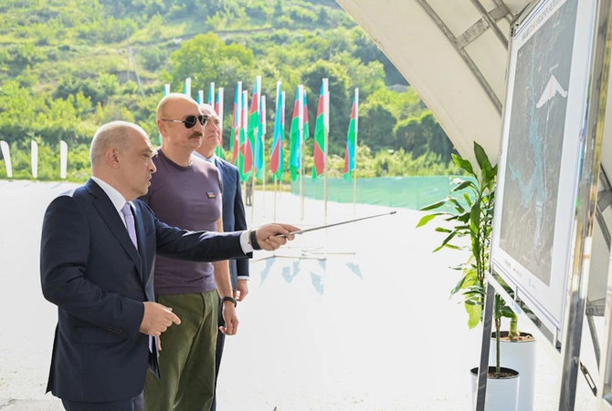 İlham Əliyev “Həkəriçay” su anbarının təməlini qoyub — FOTOLAR