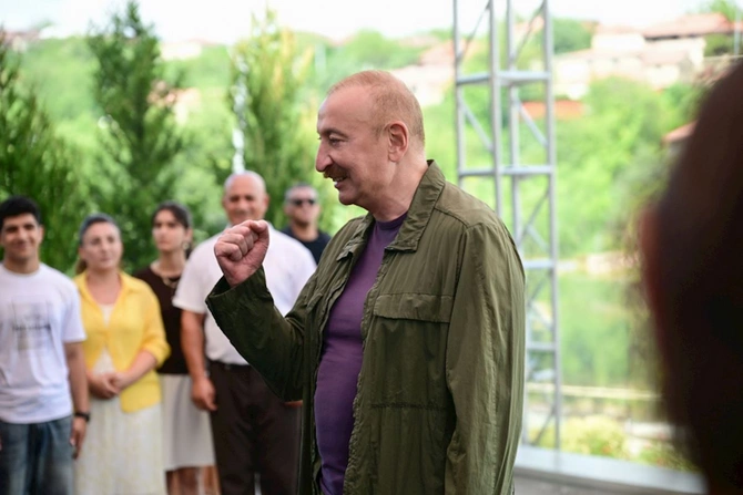 Prezident Xocavəndin Quzeyxırman kəndində olub — FOTOLAR Prezident Xocavəndin Quzeyxırman kəndində olub — FOTOLAR