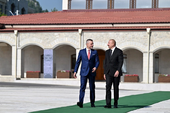 İlham Əliyev həmkarını Şuşada qarşıladı — FOTOLAR
