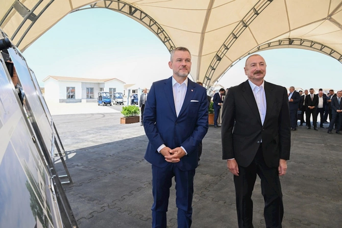 Azərbaycan və Slovakiya prezidentləri Ağdamın Baş Qərvənd kəndində görülən işlərlə tanış olublar — FOTOLAR Azərbaycan və Slovakiya prezidentləri Ağdamın Baş Qərvənd kəndində görülən işlərlə tanış olublar — FOTOLAR