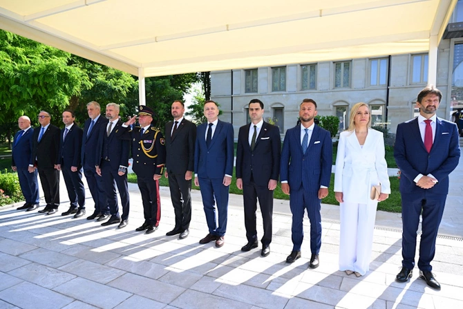 İlham Əliyev həmkarını Şuşada qarşıladı — FOTOLAR