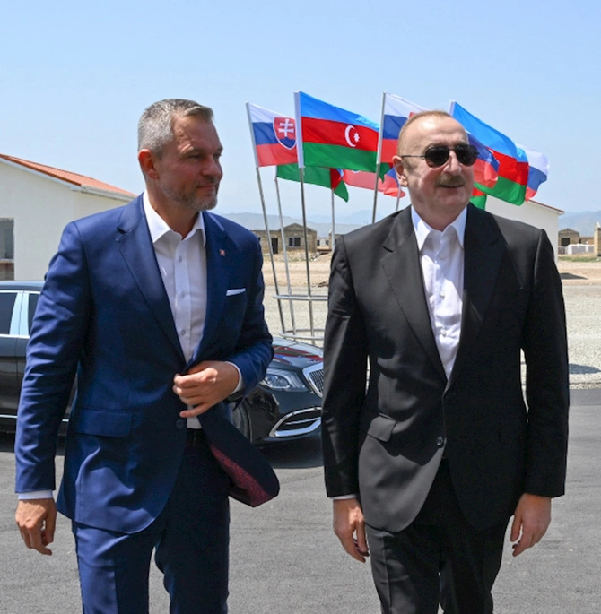 Azərbaycan və Slovakiya prezidentləri Ağdamın Baş Qərvənd kəndində görülən işlərlə tanış olublar — FOTOLAR Azərbaycan və Slovakiya prezidentləri Ağdamın Baş Qərvənd kəndində görülən işlərlə tanış olublar — FOTOLAR