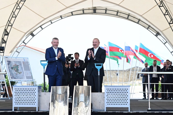 Azərbaycan və Slovakiya prezidentləri Ağdamın Baş Qərvənd kəndində görülən işlərlə tanış olublar — FOTOLAR Azərbaycan və Slovakiya prezidentləri Ağdamın Baş Qərvənd kəndində görülən işlərlə tanış olublar — FOTOLAR