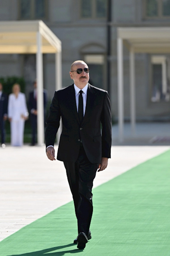 İlham Əliyev həmkarını Şuşada qarşıladı — FOTOLAR