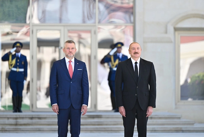 İlham Əliyev həmkarını Şuşada qarşıladı — FOTOLAR