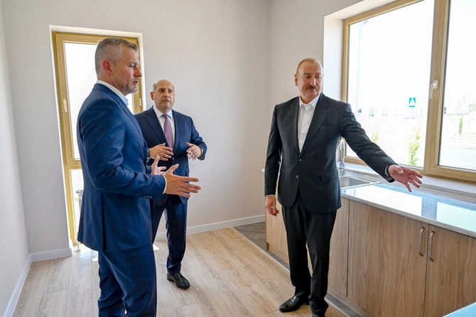 Azərbaycan və Slovakiya prezidentləri Ağdamın Baş Qərvənd kəndində görülən işlərlə tanış olublar — FOTOLAR Azərbaycan və Slovakiya prezidentləri Ağdamın Baş Qərvənd kəndində görülən işlərlə tanış olublar — FOTOLAR
