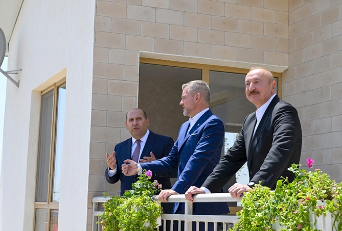 Azərbaycan və Slovakiya prezidentləri Ağdamın Baş Qərvənd kəndində görülən işlərlə tanış olublar — FOTOLAR Azərbaycan və Slovakiya prezidentləri Ağdamın Baş Qərvənd kəndində görülən işlərlə tanış olublar — FOTOLAR