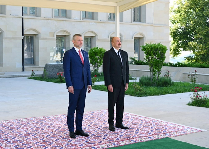 İlham Əliyev həmkarını Şuşada qarşıladı — FOTOLAR