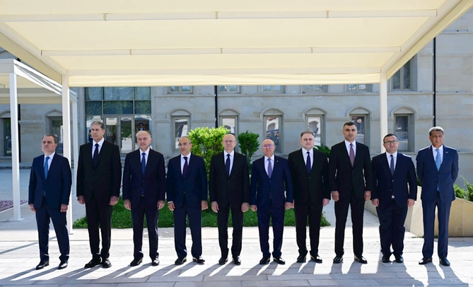 İlham Əliyev həmkarını Şuşada qarşıladı — FOTOLAR