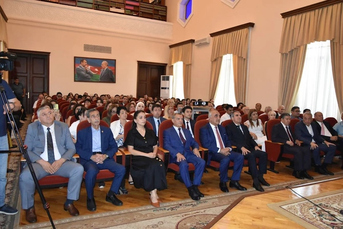 Yeni Azərbaycan Partiyası Səbail rayon təşkilatı və M.F. Axundov adına Azərbaycan Milli Kitabxanasının birgə təşkilatçılığı ilə tədbir keçirilib — FOTOLAR