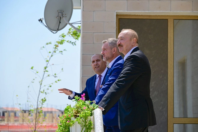 Azərbaycan və Slovakiya prezidentləri Ağdamın Baş Qərvənd kəndində görülən işlərlə tanış olublar — FOTOLAR Azərbaycan və Slovakiya prezidentləri Ağdamın Baş Qərvənd kəndində görülən işlərlə tanış olublar — FOTOLAR
