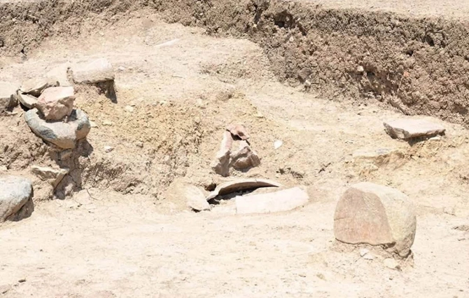 Adil Kərimli Yardımlıda aparılan arxeoloji tədqiqat işləri ilə tanış olub — FOTOLAR Adil Kərimli Yardımlıda aparılan arxeoloji tədqiqat işləri ilə tanış olub — FOTOLAR