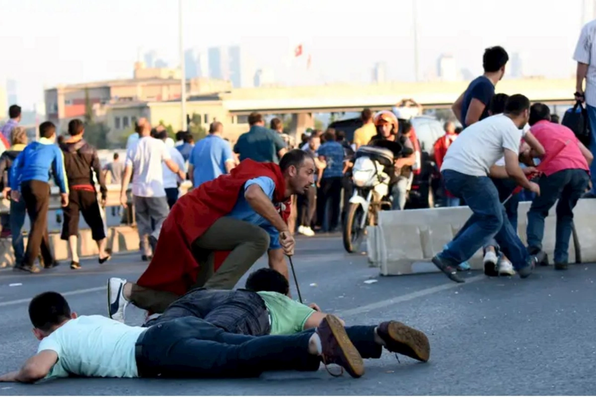 Türkiyəni dəyişən gecə — 10 il keçdi (VİDEO/FOTOLAR)