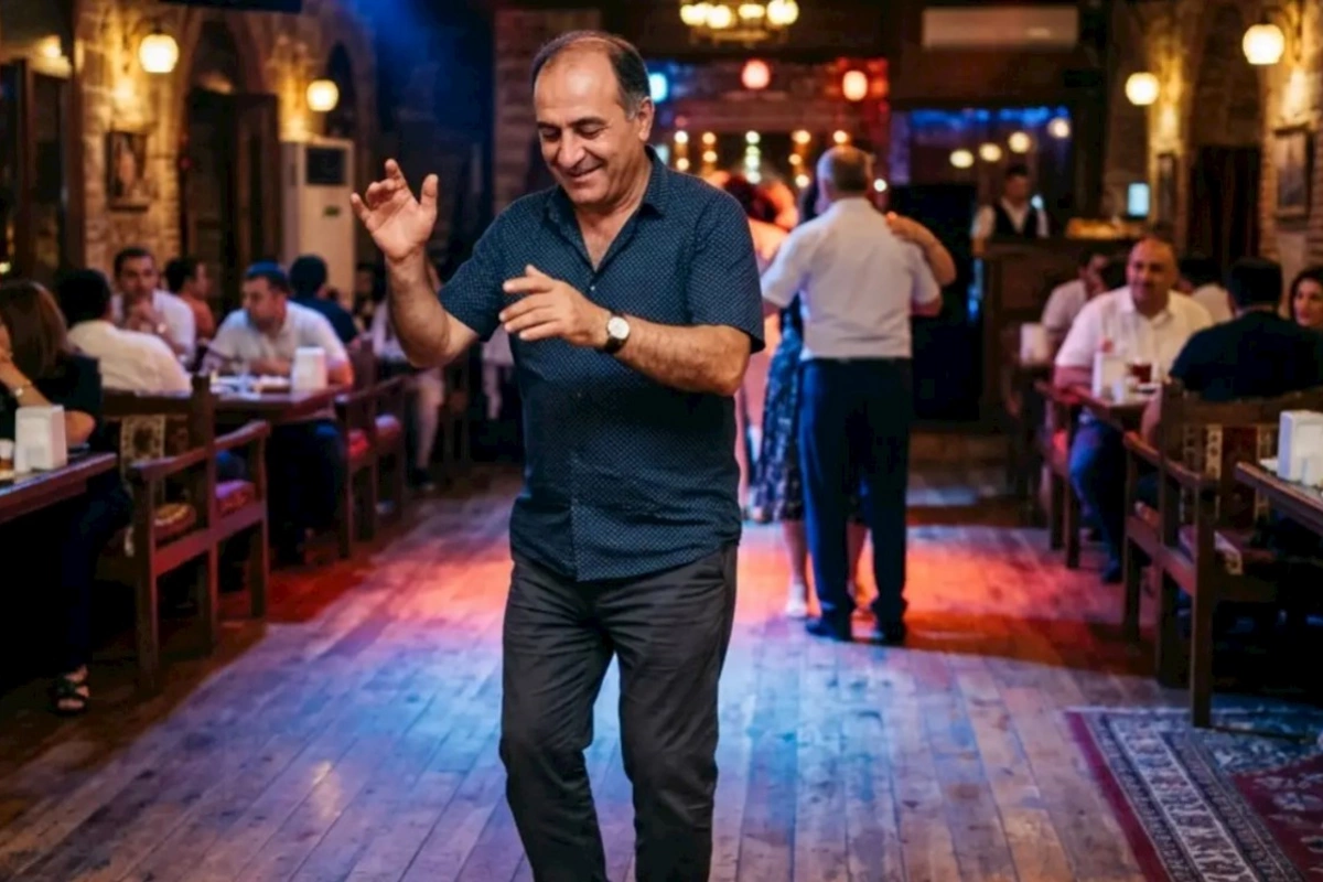 Binəqədidəki restoranda dava düşdü — Bu mahnıya ancaq mən oynayacağam...