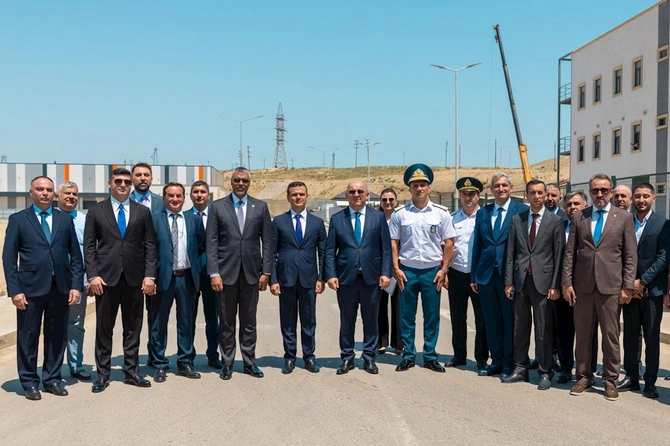 Ümumdünya Gömrük Təşkilatının baş katibi Abşeron Logistika Mərkəzini ziyarət edib — FOTOLAR Ümumdünya Gömrük Təşkilatının baş katibi Abşeron Logistika Mərkəzini ziyarət edib — FOTOLAR
