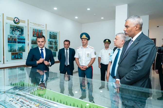 Ümumdünya Gömrük Təşkilatının baş katibi Abşeron Logistika Mərkəzini ziyarət edib — FOTOLAR Ümumdünya Gömrük Təşkilatının baş katibi Abşeron Logistika Mərkəzini ziyarət edib — FOTOLAR