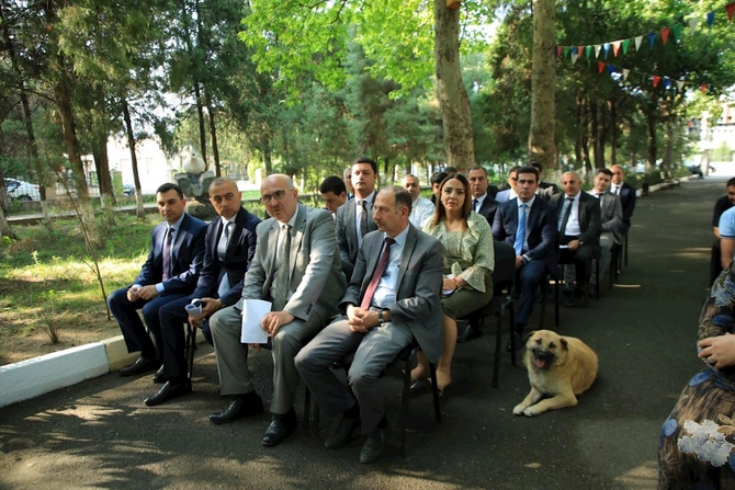 İcra başçısının sakinlərlə görüşündən maraqlı görüntülər — FOTOLAR İcra başçısının sakinlərlə görüşündən maraqlı görüntülər — FOTOLAR