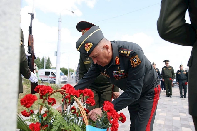 Kərim Vəliyev Belarusda hərbi obyektləri ziyarət etdi — FOTOLAR Kərim Vəliyev Belarusda hərbi obyektləri ziyarət etdi — FOTOLAR