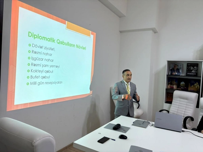 Mədəniyyət Nazirliyində dövlət protokolu üzrə peşəkar təlim təşkil edilib — FOTOLAR