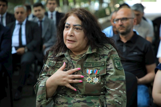 İcra başçısının sakinlərlə görüşündən maraqlı görüntülər — FOTOLAR İcra başçısının sakinlərlə görüşündən maraqlı görüntülər — FOTOLAR
