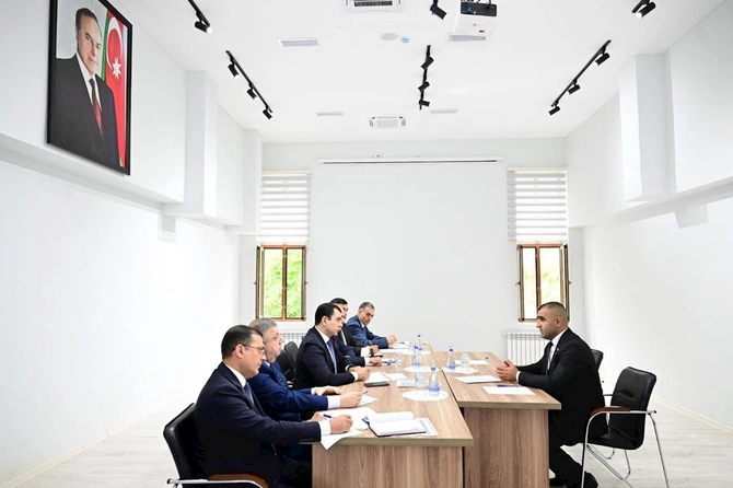 Mədəniyyət naziri Şuşa şəhərində vətəndaşları qəbul etdi — FOTOLAR Mədəniyyət naziri Şuşa şəhərində vətəndaşları qəbul etdi — FOTOLAR