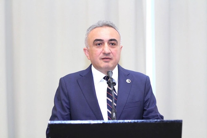 Ölkəmizdə vəkillərin sayı 3000-i ötüb — FOTOLAR