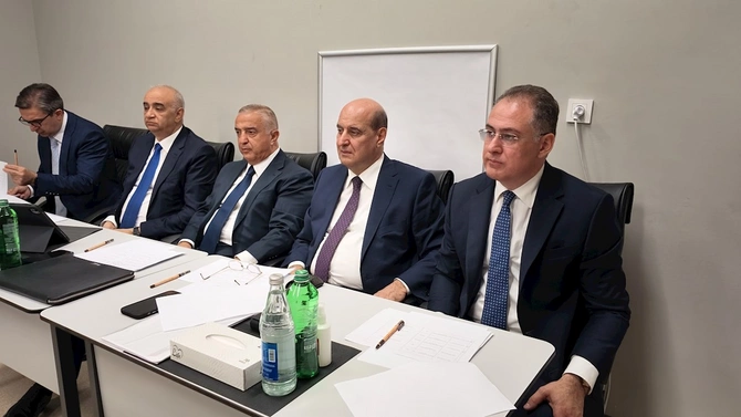 ADSEA sədri Füzuli şəhərində vətəndaşlarla görüşüb — FOTOLAR ADSEA sədri Füzuli şəhərində vətəndaşlarla görüşüb — FOTOLAR