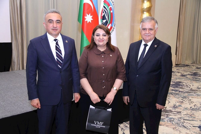 Ölkəmizdə vəkillərin sayı 3000-i ötüb — FOTOLAR