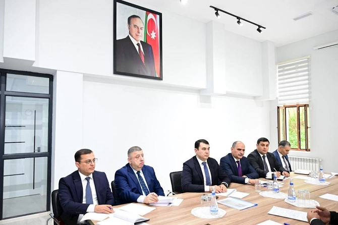 Mədəniyyət naziri Şuşa şəhərində vətəndaşları qəbul etdi — FOTOLAR Mədəniyyət naziri Şuşa şəhərində vətəndaşları qəbul etdi — FOTOLAR