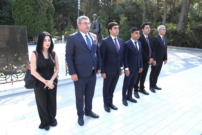 Ölkəmizdə vəkillərin sayı 3000-i ötüb — FOTOLAR