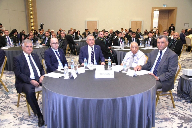 Ölkəmizdə vəkillərin sayı 3000-i ötüb — FOTOLAR