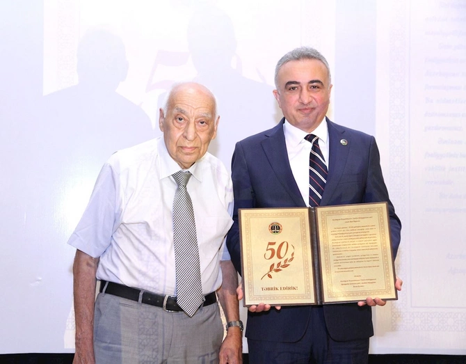 Ölkəmizdə vəkillərin sayı 3000-i ötüb — FOTOLAR