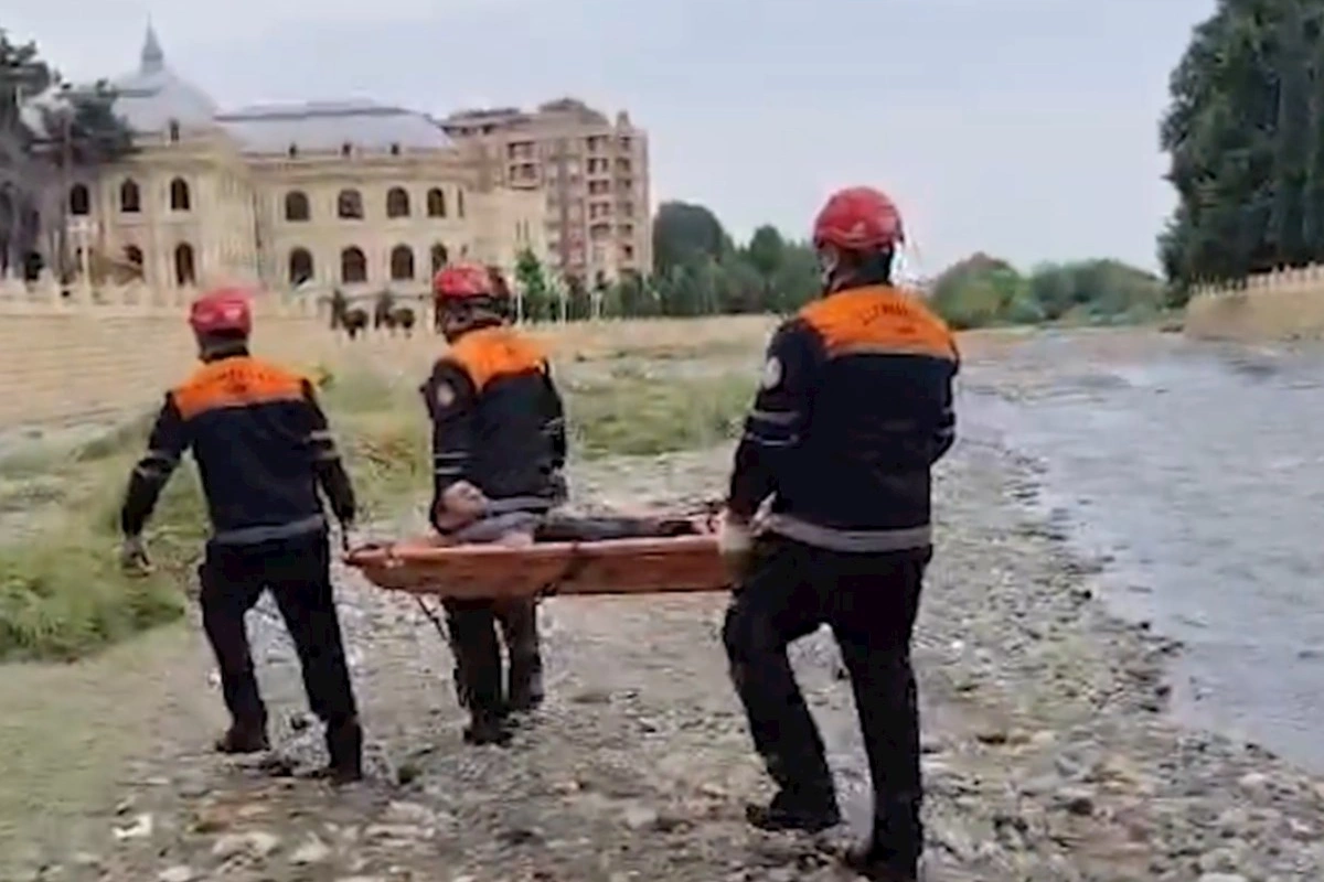 Çayda köməksiz qalan şəxs belə xilas edildi
